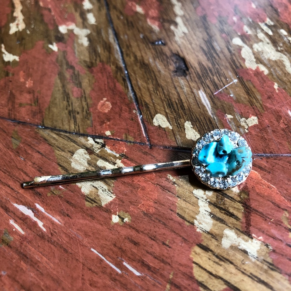 Mod cloth faux turquoise and crystal bobby pin.